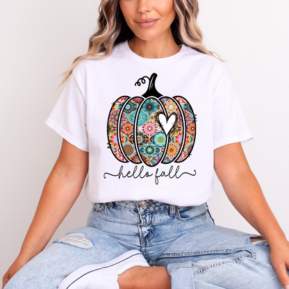 "Hello Fall" T-Shirt – Boho Pumpkin Vibes for a Cozy Autumn Look