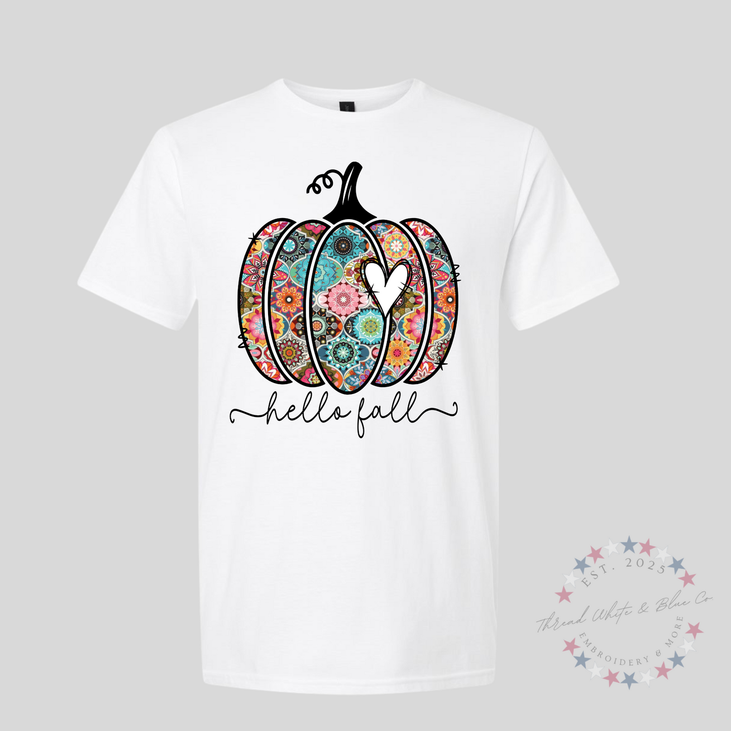 "Hello Fall" T-Shirt – Boho Pumpkin Vibes for a Cozy Autumn Look