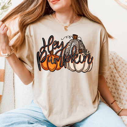 "Hey Pumpkin" Fall T-Shirt – Cute Autumn Vibes with a Touch of Leopard Print Style